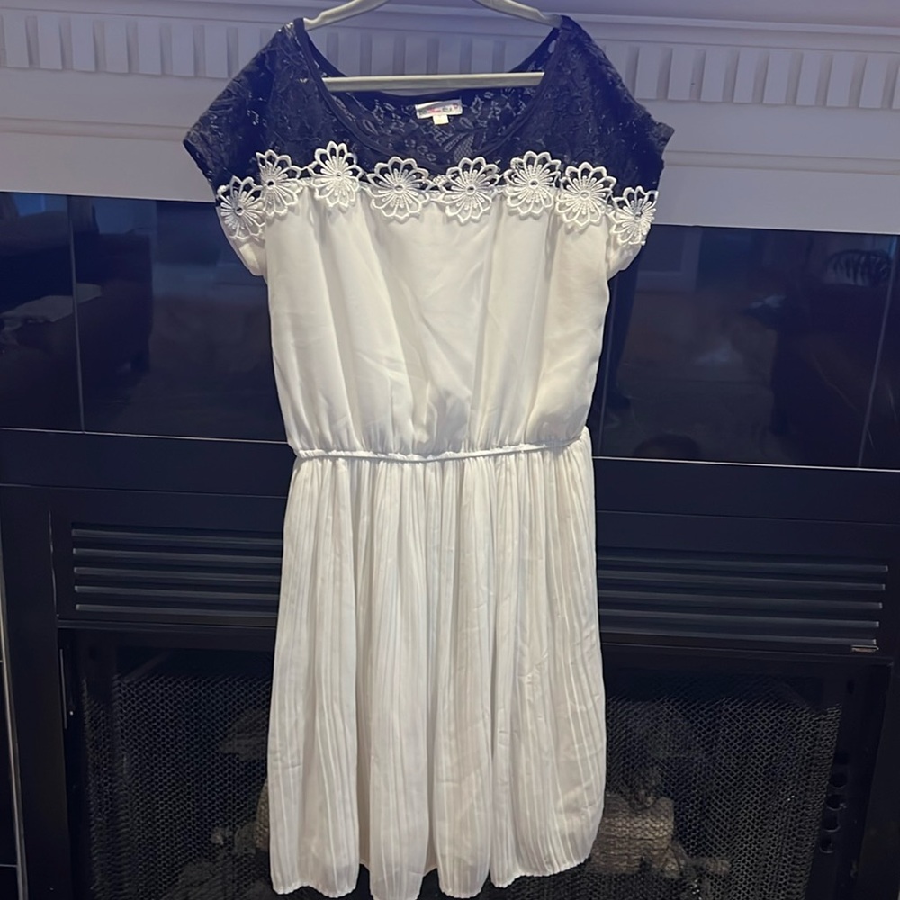 Be.You.tiful black and white dress. Size Medium